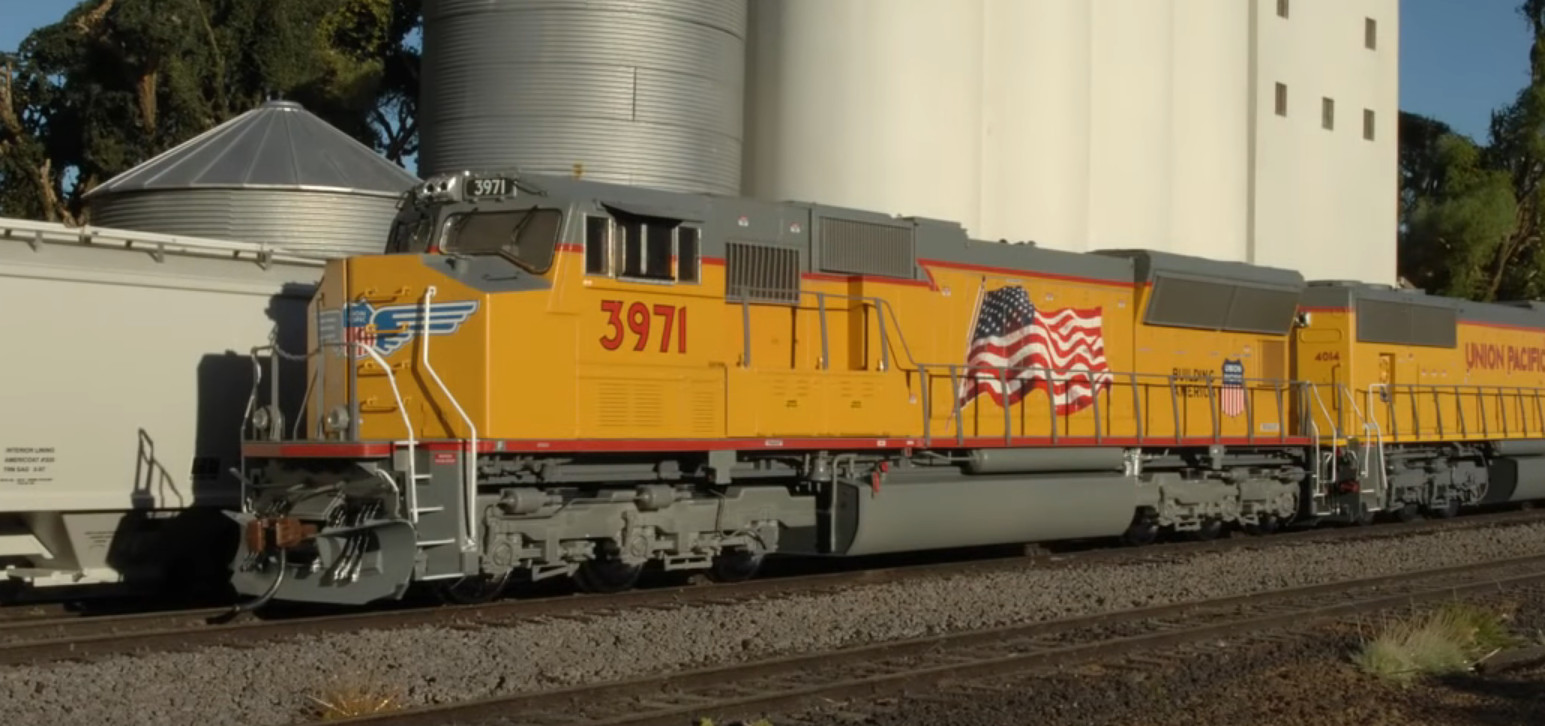 Athearn SD70M - UP