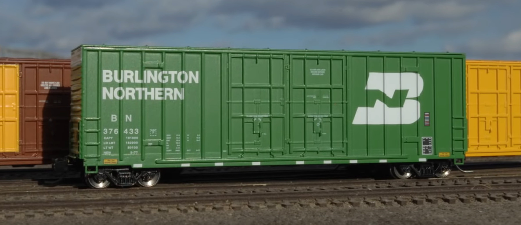 InterMountain 50-foot Double Door Boxcar - BN