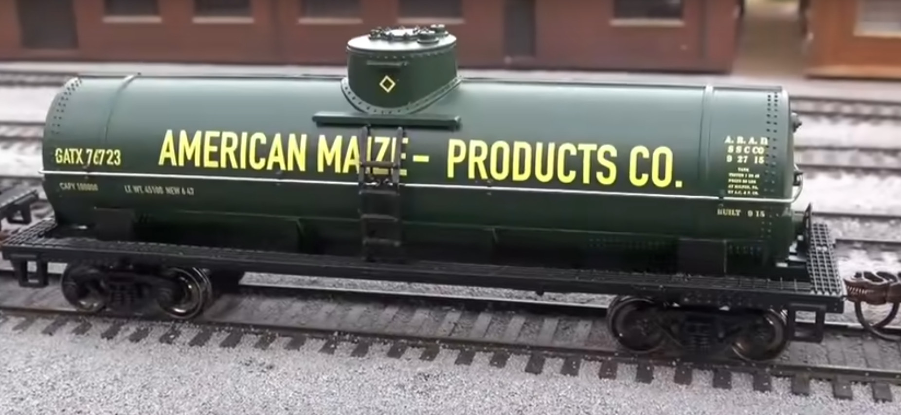 Bachmann 40-foot Tank Car - American Maize