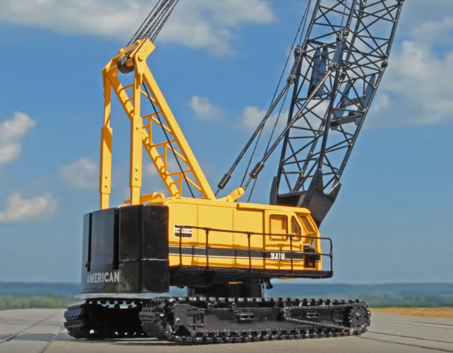 Classic Construction Models 9000 Series Crane